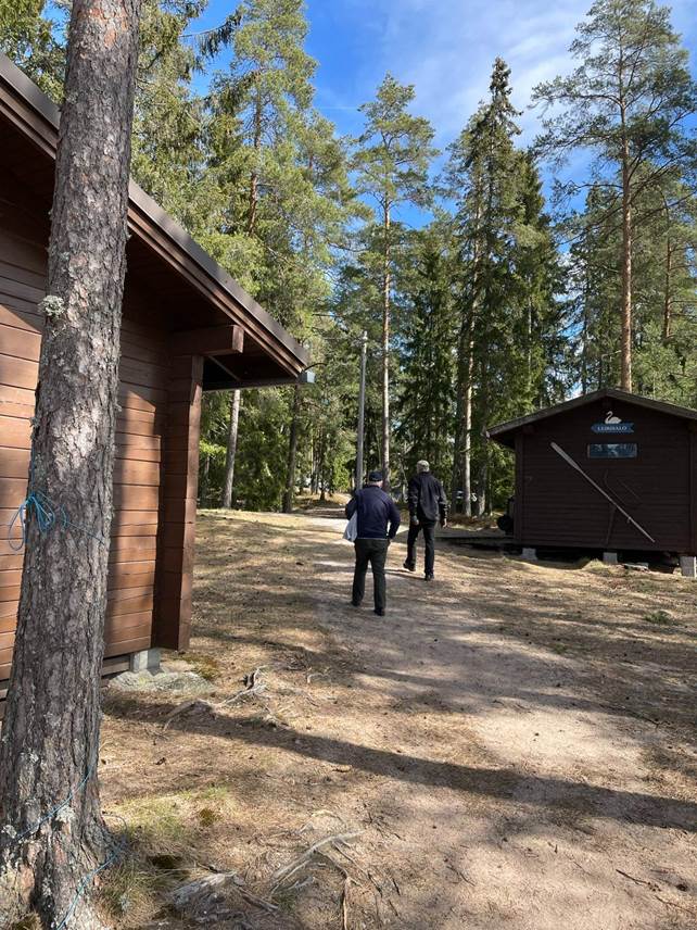Kuva, joka sislt kohteen puu, ulko, maa, rakennus

Kuvaus luotu automaattisesti